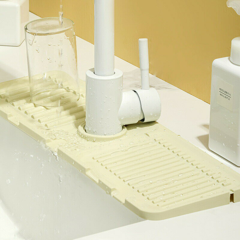 水切りラック 蛇口 シリコーン 水切りマット 抗菌 速乾 蛇口周調節可能 マット 水垢落とし カビ防止 錆びない 食器 プレート キッチン 台所用品 折り畳み可能 乾燥用マット 洗面所 滑り止め 水切りかご 水切りカゴ 流し台 シンク内 コンパクト 軽量 【2個セット】