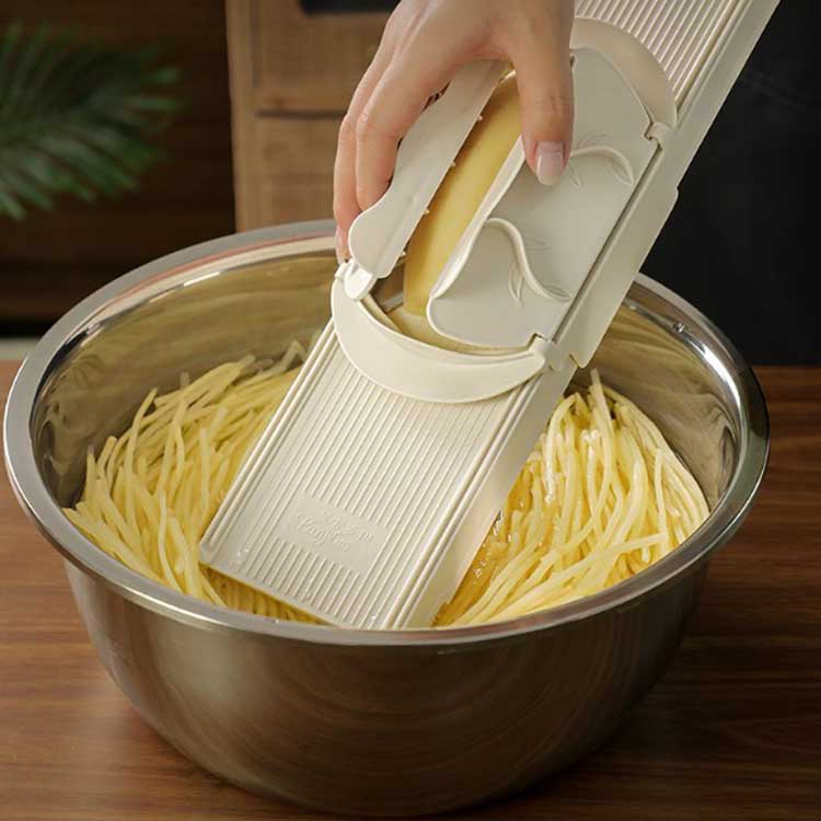 大根 切れ味抜群 錆びに強い ステンレス鋼 指ガード付 野菜カッター 多機能スライサー 千切り キャベツ..