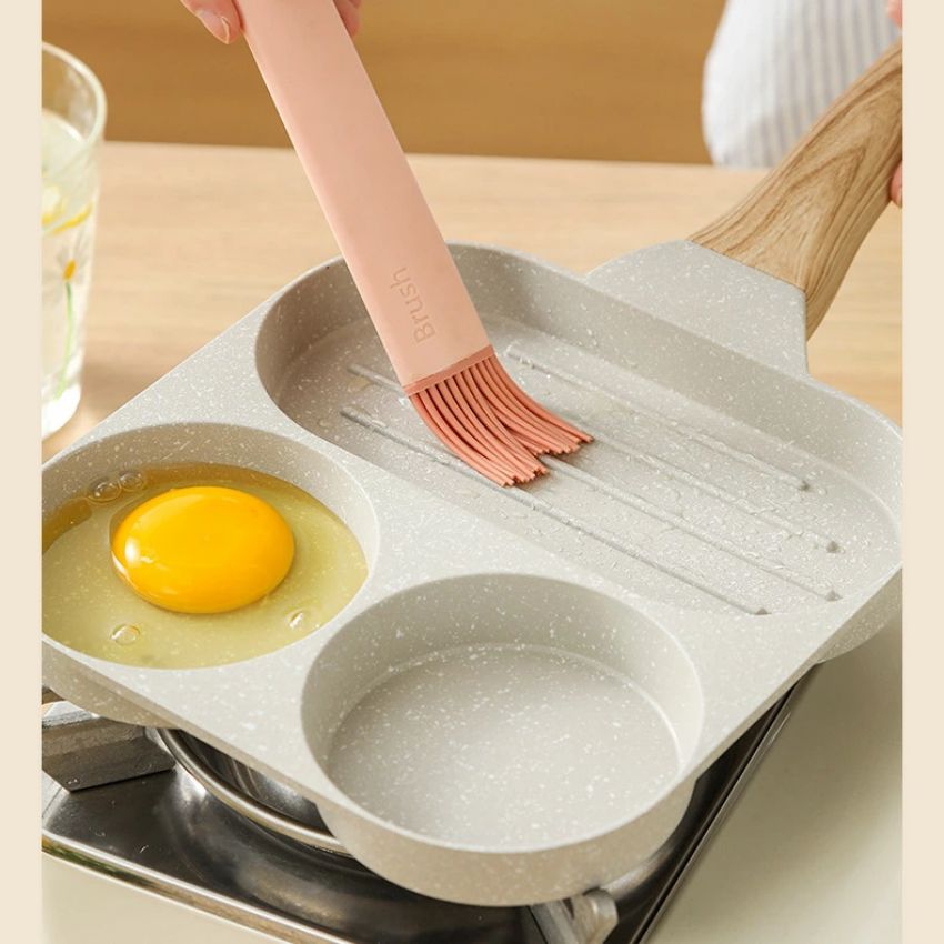 仕切り フライパン IH対応 お弁当 フライパン 弁当 作り キャラ弁 型 丸い 朝食 IH IH対応 片手鍋 電磁調理器 ガス ホットケーキ 調理 料理 子供 こども 親子 クッキング かわいい 新生活