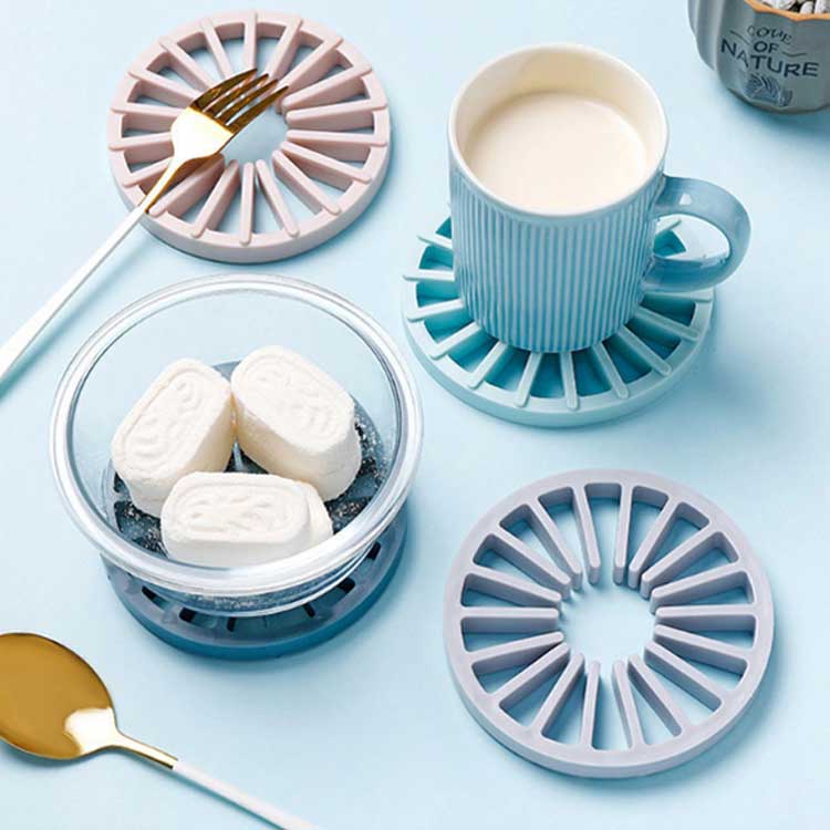 プレゼント オシャレ かわいい シリコン 北欧インテリア 北欧雑貨 おしゃれ キッチン雑貨 インテリア雑貨 多機能 4枚セット 可能