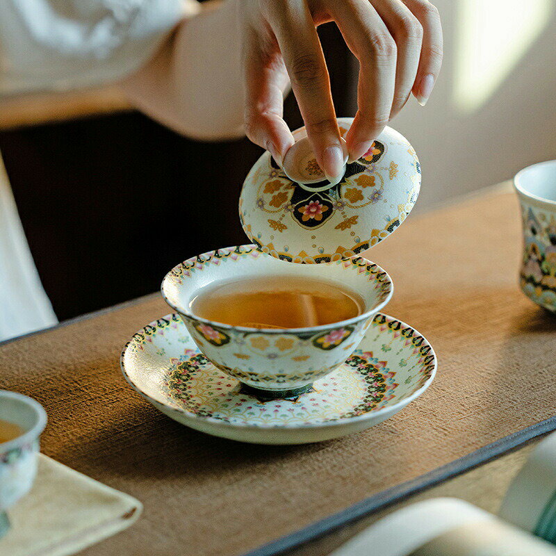 華・蓋物 蓋付碗 珍味入れ 宝瓶 蓋碗 煮物碗 円菓子碗 湯冷まし 花柄 はす 高足 コップ 蕎麦猪口 湯呑 茶器セット 茶器 磁器 手作り 景徳鎮 中国茶器 敦煌 岩茶 茶器 父の日 母の日 ギフト 新居祝い 敬老の日 プレゼント