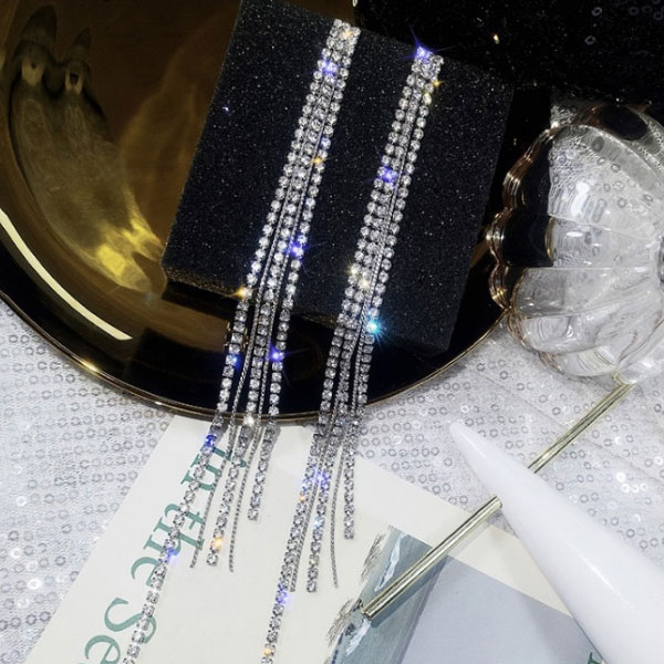 【1000円均一】ラインストーンチェーン銀針ピ...の紹介画像2