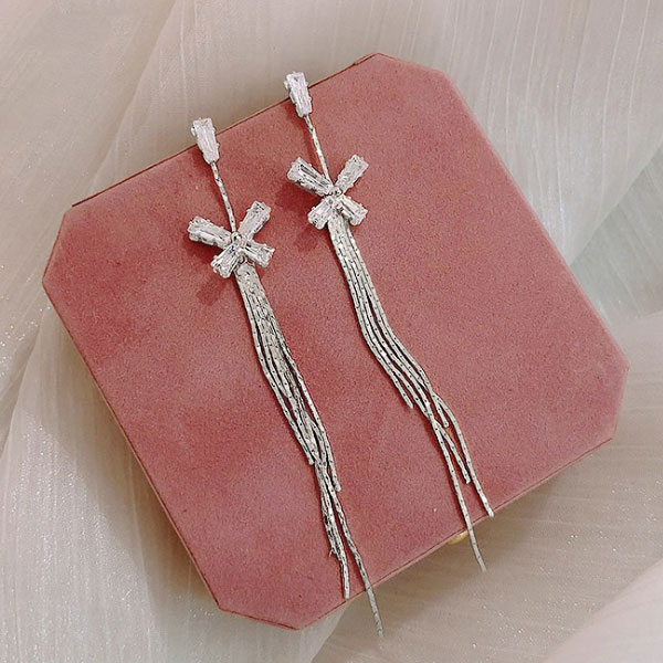 【1000円均一】蝶々 銀針ピアス イヤーカフ★キュービック・ジルコニア 揺れる チェーンピアス ロングピアス 揺れるピアス ★レディース パール シルバー925　アレルギーフリー