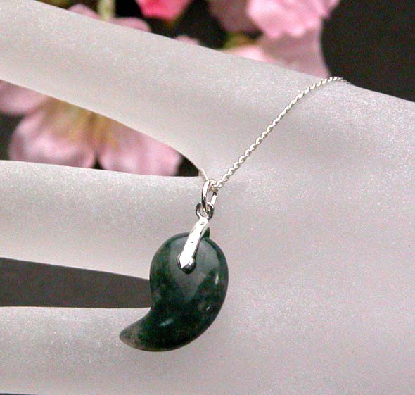 インディアンアゲート【勾玉・ペンダント】・Sサイズ・シルバーーチェーン付き