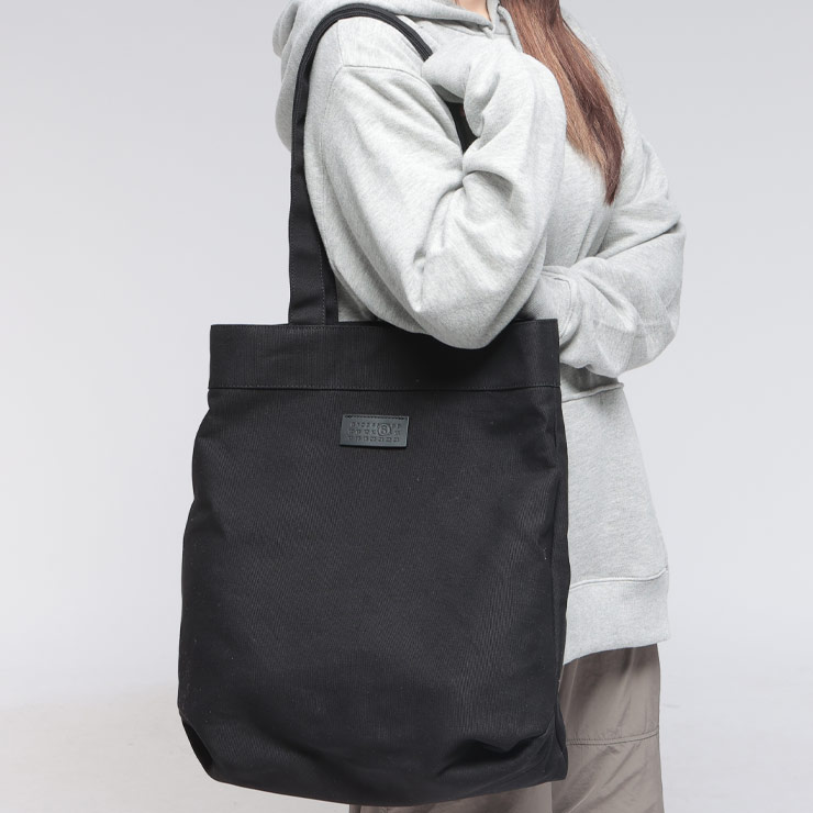 【クーポン利用で5,000円OFF】エムエムシックス メゾン マルジェラ MM6 Maison Margiela リバーシックス キャンバス ショッピング バッグ MM6LSB6WC0020 ブランド レディース バッグ 鞄 大容量 コットン sale_8_a