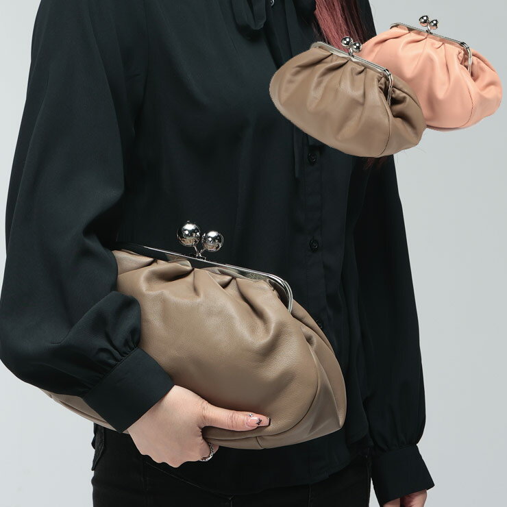 ★新品未使用★MaxMara ピンクベージュ クラッチバッグ　定価¥48,400 ピンク系 Max Mara(マックスマーラ) クラッチバッグ(レディース