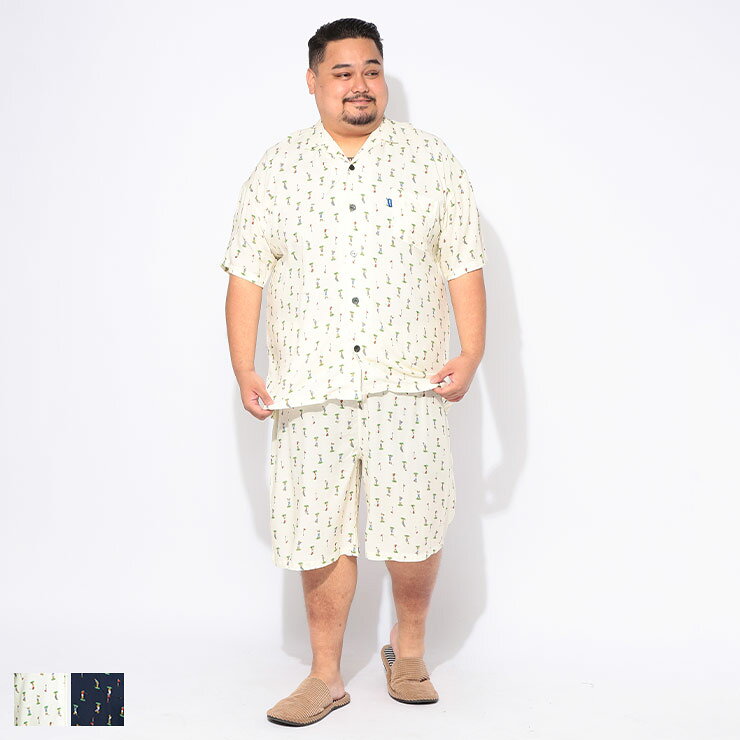 「ヒヤロン」ブランドから登場した、夏の夜を格段に快適にする高機能メンズパジャマ上下セットです。触れた瞬間に心地よいひんやり感を実感できる接触冷感性と、滑らかでとろみのあるレーヨン特有の質感が、極上の着心地を叶えます。動きに合わせてしなやかに伸びるストレッチ性も備え、リラックスタイムの寝返りもスムーズです。定番の半袖と動きやすいハーフパンツのセットアップは、トップスに便利な胸ポケット、ボトムスにウエスト調節ゴムを配し、実用的なディテールも充実しています。3Lから6Lまでの豊富な大きいサイズ展開と、おうち時間を華やかに彩るおしゃれな総柄デザインで、春夏の部屋着に最適なマストバイアイテムです。COLORSWhich color are you going to choose?DETAILcollar pocket sleeve button hem printed tag and more...ANGLEfront and side and back' s angle are introducedVARIATIONPlain color, barred patterns and all that with check patternsProduct Description「ヒヤロン」ブランドから登場した、夏の夜を格段に快適にする高機能メンズパジャマ上下セットです。触れた瞬間に心地よいひんやり感を実感できる接触冷感性と、滑らかでとろみのあるレーヨン特有の質感が、極上の着心地を叶えます。動きに合わせてしなやかに伸びるストレッチ性も備え、リラックスタイムの寝返りもスムーズです。定番の半袖と動きやすいハーフパンツのセットアップは、トップスに便利な胸ポケット、ボトムスにウエスト調節ゴムを配し、実用的なディテールも充実しています。3Lから6Lまでの豊富な大きいサイズ展開と、おうち時間を華やかに彩るおしゃれな総柄デザインで、春夏の部屋着に最適なマストバイアイテムです。ブランドヒヤロン (ヒヤロン)素材レーヨン100％生産国中国仕様トップス外側ポケット数×1つ / ボトムス前閉じ / ウエスト調節ゴム / 接触冷感 / ストレッチサイズ(cm)胸囲着丈肩幅袖丈3L1328060294L1368262295L1408464296L144866629サイズ(cm)ウエストヒップ股上股下渡り幅裾幅3L126122343438534L130126353439545L134130363440556L13813437344156モデルデータ身長：186cm / B：142 / W：140 / H：134着用サイズ6Lサイズについて返品についてラッピングはコチラ