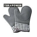 人気商品超目玉 2点セット 2枚組シリコンキッチングローブ+1枚断熱手袋 鍋つかみ 長め 厚手 手袋 キッチングッズ 滑り止め 焼け止め手袋 収納便利 安全 耐...