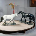 オブジェ 馬 置物 オーナメント クリエイティブ アート 装飾品 おしゃれ インテリア 動物 ギフト プレゼント 黒 白 合成樹脂 工芸品 居間(3)