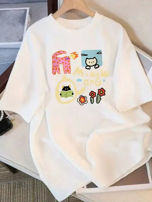 200gニャンコ日常です!趣味のイラストの印紙の白色の半袖のTシャツこの波の猫に日常のかわいい粉豹猫+読書猫+小さい花まで(へ)萌え趣の想像力はいっぱいに引っ張って白いTさわやかにコーディネートして日常の街に出て、まくり猫が着てコーディネートしてすべて超絶です