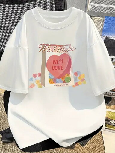 若者に好まれる200gの白Tシャツは、トレンディな要素と個性的なスタイルをミックスしたデザインが多く、このTシャツもユニークな柄とアイコニックなテキストによって、センスとアティテュードをアピールしている。 若者に好まれる200gの白Tシャツは、トレンディな要素と個性的なスタイルをミックスしたデザインが多く、このTシャツもユニークな柄とアイコニックなテキストによって、センスとアティテュードをアピールしている。