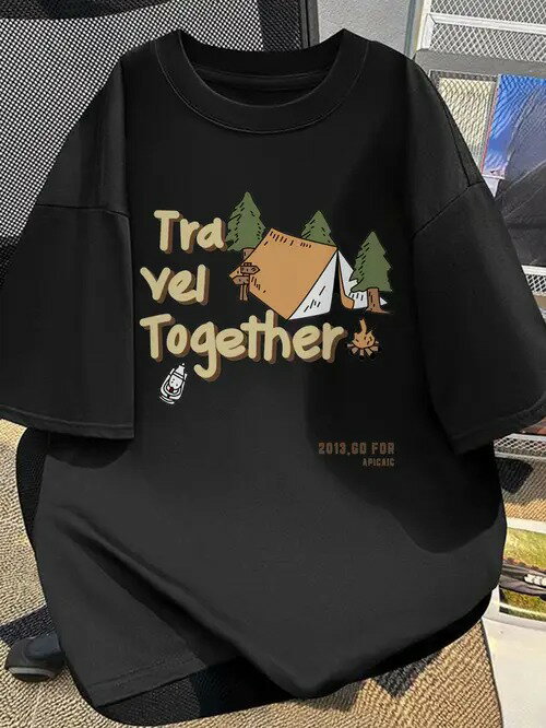 200gのブラックTシャツには、テントや木々、焚き火といったキャンプの要素が英語でプリントされ、一緒..