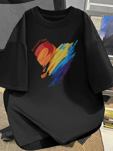 カラフルなハートと文字がプリントされた200gの黒Tシャツ、トレンディなスタイル、ルーズフィット、ユニセックス、200gのコットン製、快適で通気性がよい。 カラフルなハートと文字がプリントされた200gの黒Tシャツ、トレンディなスタイル、ルーズフィット、ユニセックス、200gのコットン製、快適で通気性がよい。