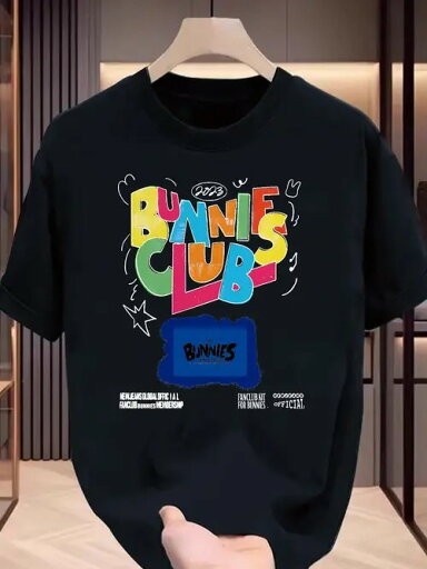 200gでハツラツした雰囲気です!黒いボディにはカラフルな文字で「BUNNIE CLUB」と印刷されています。周囲には星や音符などの装飾要素が散りばめられており、その下には青いエリアに「Bunnies」と印刷されています。 200gでハツラツした雰囲気です!黒いボディにはカラフルな文字で「BUNNIE CLUB」と印刷されています。周囲には星や音符などの装飾要素が散りばめられており、その下には青いエリアに「Bunnies」と印刷されています。