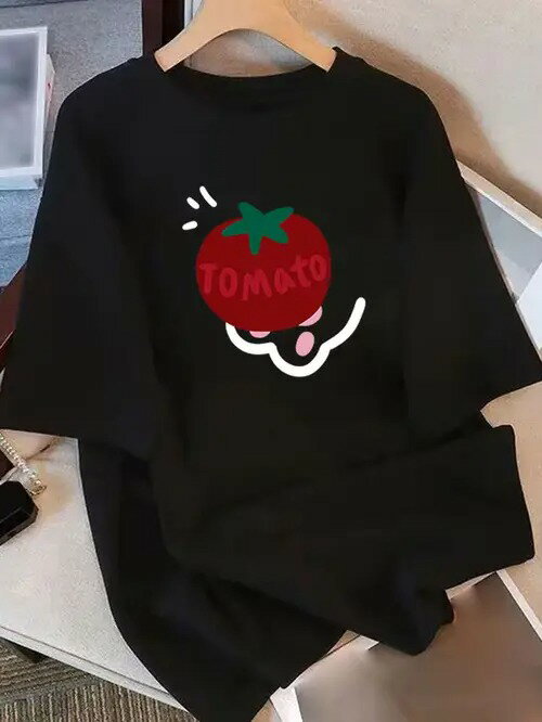 200グラム文字:「TOMATO」は、英語の「トマト」に対応しています。 図案:黒いTシャツの上のトマトのカ..