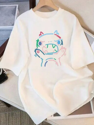 200gパターン:白いTシャツの上のキャラクターの怪獣のプリント(色彩が豊富で、線はシンプルで、風格の潮流、遊び心があります)。 アイテム属性:白の半袖Tシャツ、カジュアルなファッションアイテムに属しています。 200gパターン:白いTシャツの上のキャラクターの怪獣のプリント(色彩が豊富で、線はシンプルで、風格の潮流、遊び心があります)。 アイテム属性:白の半袖Tシャツ、カジュアルなファッションアイテムに属しています。