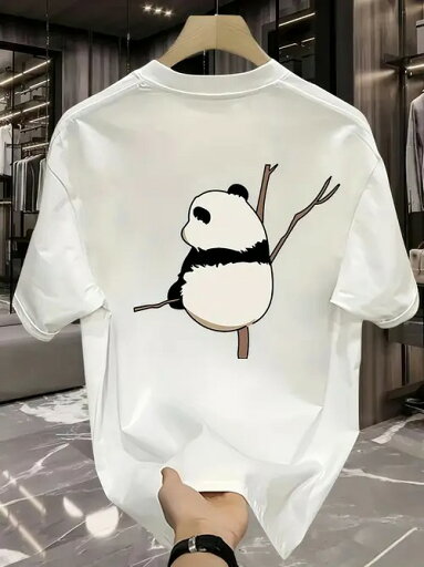 200gの白Tシャツの背中には、木の枝に座るおバカなパンダが描かれた、キュートで楽しいデザイン。コットンは着心地がよく通気性に優れ、ゆったりとしたフィットは男女を問わず幅広い体型の方に適しています。 200gの白Tシャツの背中には、木の枝に座るおバカなパンダが描かれた、キュートで楽しいデザイン。コットンは着心地がよく通気性に優れ、ゆったりとしたフィットは男女を問わず幅広い体型の方に適しています。