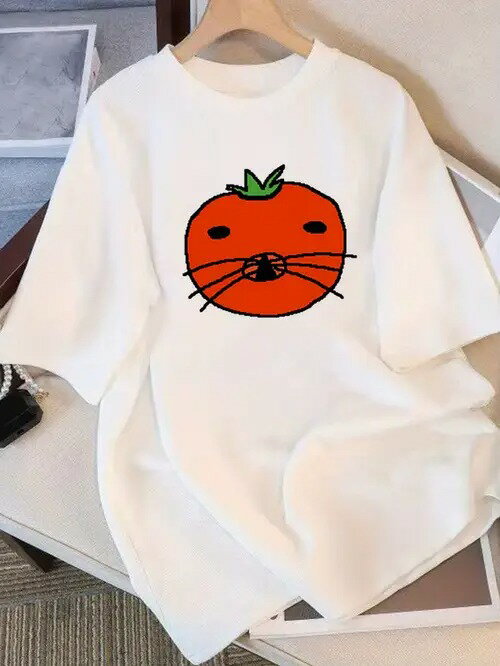 トマトアザラシ200gです!滑稽挿絵プリントされて白い半袖tシャツ姿の想像力を牛耳るトマト+アザラシの..