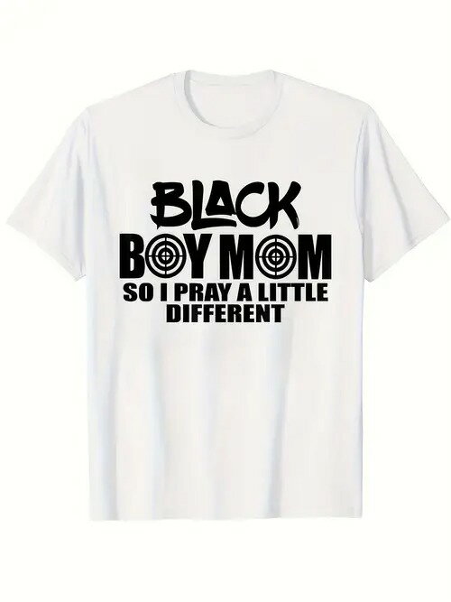 200gのコットンTシャツで、フロントには黒文字がプリントされている。文字はきちんとタイプされ、シンプルかつ力強いスタイルで、黒人の男の子を持つ母親の心からのメッセージを伝えている。