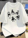 200gの白い半袖Tシャツに黒い椅子の柄と文字。ピュア・コットンを使用しているため、着心地がよく、通気性に優れ、毛玉ができにくく、型くずれしにくい。|詳細画像