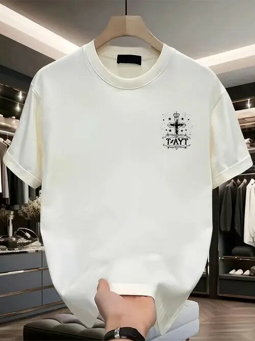 200gの白いクルーネック半袖Tシャツは、シンプルな中にも洗練されたデザイン。左胸には王冠や十字架、その下には「TAYT」の文字が刺繍されている。コットン素材なので、着心地がよく、通気性も抜群です。