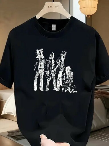 200gのブラック半袖Tシャツは、フロントにホワイトのパターンを配し、複数のキャラクターをより個性的なスタイルで表現している。デイリーカジュアルなシーンに適した汎用性の高いスタイルです。コットン素材なので、着心地がよく、通気性も抜群です。 200gのブラック半袖Tシャツは、フロントにホワイトのパターンを配し、複数のキャラクターをより個性的なスタイルで表現している。デイリーカジュアルなシーンに適した汎用性の高いスタイルです。コットン素材なので、着心地がよく、通気性も抜群です。