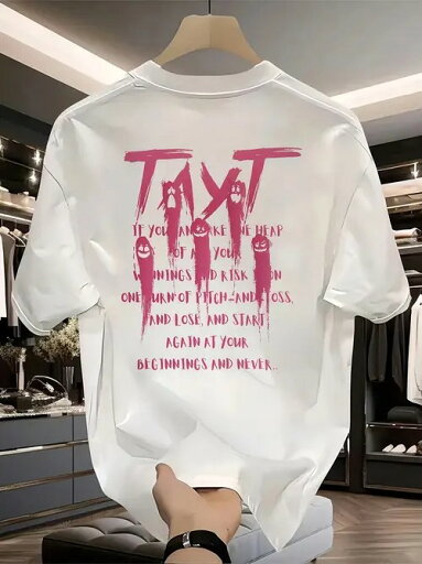 背中にピンクのプリント、その下に英語の段落が入った200gの白のクルーネック半袖Tシャツ。 背中にピンクのプリント、その下に英語の段落が入った200gの白のクルーネック半袖Tシャツ。