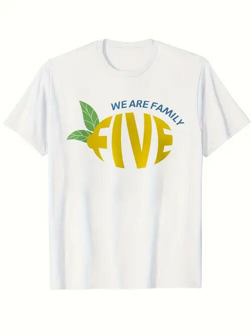 フロントにイエローとグリーンのテキストとグラフィックを配した200gコットンTシャツ。 トップにはグリーンの文字、中央には黄色の大文字の「FIVE」、その横にはグリーンの葉が配され、全体的にシンプルなスタイルで家族連れに適している。