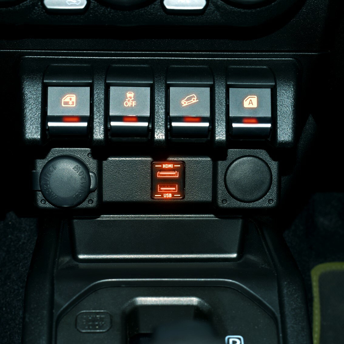 ALPINE(アルパイン) KCU-Y630DA-LED-A ビルトインUSB/HDMI接続ユニット【アルパインディスプレイオーディオ専用/アンバー色LED】