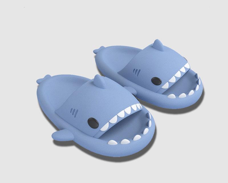 Slip-On - 可愛い スリッパ サメ 夏 室内履き 洗える 滑らない 厚底 特大 シャワースリッパ 部屋用 ルームシューズ サメサンダル ルームスリッパ イナズマ 室内 サメ型 夏用 柔軟 軽量 個性 EVA 15.0〜22.0cm