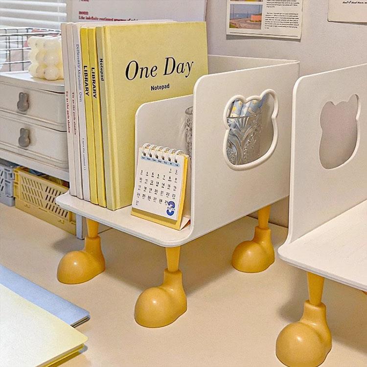 商品説明商品名 4つの足が付いて、安定して本を収納できる超かわいいブックスタンド♪♪♪ 優しい色合いがどんなシーンにもすっとなじむ文具シリーズ 勉強机やPCデスクで本や資料の整理に。TV台でDVDの収納に。用途はいろいろ シンプルな形とさわやかな色が、どんな場所にもスッとなじむ ローチェストにも、机の上にも、インテリア感覚でも。とにかく使いやすい。ぜひご活用ください。 素材 HIPS 生産国中国 セット内容 ブックスタンド 注意 PC環境・光の具合により、色や素材のイメージが写真と若干異なる場合がございます。 モデル・写真に使用されているアクセサリー・小物は別途記載が無い限り付属いたしません。 商品に不良があった場合は、商品到着から5日以内にご連絡いただければご返金・交換対応させて頂きます。 商品のサイズは、全て平置きにて外寸を測定しております。 商品によっては+-0.5cm〜1cmの誤差が発生してしまう場合がございます。 該当商品は他店と在庫共有です。タイミングにより、在庫ズレが生じる場合がございます。予めご了承ください。メーカー希望小売価格はメーカーカタログに基づいて掲載しています