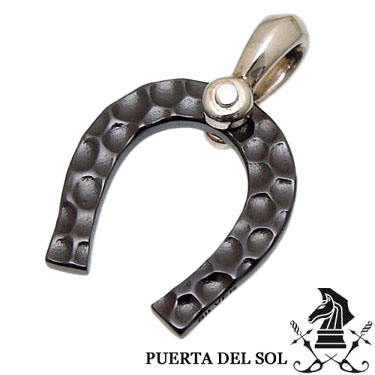 PUERTA DEL SOL PE1223BK プエルタデルソル 馬蹄　ホースシュー 槌目 ハンマーパターン ペンダント【ギフト包装_対応】