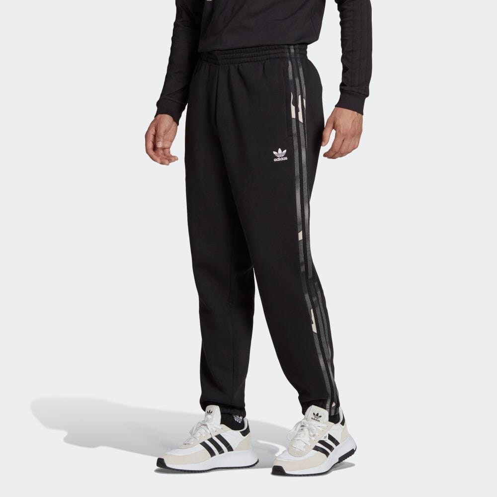 アディダスオリジナルス adidas Originals【3XL迄】グラフィックカモ スウェットパンツ ジャージ ストリート メンズ MENS HR3529 GRAPHIC CAMO SWEATPANTS BLACK