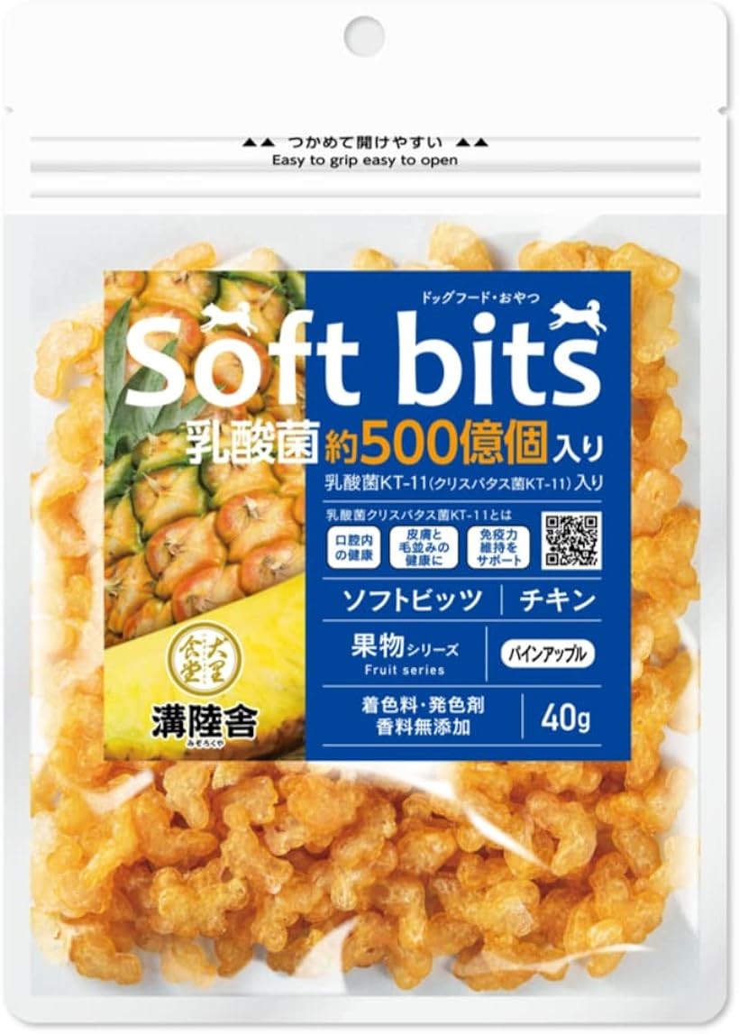 商品コード2b2k0jcsrt商品名チキンソフトビッツ果実 パイン・乳酸菌入り シニア犬に最適・健康維持 乳酸菌KT-11 クリスパタス菌500億個/1袋当たりブランド溝陸舎カラーマルチ旨味たっぷりのヒューマングレードの国産鶏肉と栄養豊富なフルーツと体に良い乳酸菌を腸詰にし、さらに薄切りにして食べやすく仕上げています。愛犬ののどに詰まりにくく、歯が弱ったシニア犬でも安心して与えることが出来るおやつです。パインに含まれる成分・脂質をエネルギーに変えるビタミンB2やクエン酸、食物繊維も豊富でそのほかにビタミンEの効果が期待できます。繊維質で愛犬の健康維持に役立てるおやつです。食物繊維、カリウムを多く含みます。内容量：40g 賞味期限 ：365日箱寸 ：240mmx300mmxH20mm開封後は変色や劣化が早くなります。一度開封されたらその後は冷蔵庫で保管してください。原料の肉には個体差があり、色、形にバラつきがあります。表面に白い粉が付着する場合がありますが品質には問題ありません。給与量はあくまでも目安です。犬種・年齢・性質・運動量・季節などにより異なります。※ 他ネットショップでも併売しているため、ご注文後に在庫切れとなる場合があります。予めご了承ください。※ 品薄または希少等の理由により、参考価格よりも高い価格で販売されている場合があります。ご注文の際には必ず販売価格をご確認ください。※ 沖縄県、離島または一部地域の場合、別途送料の負担をお願いする場合があります。予めご了承ください。※ お使いのモニタにより写真の色が実際の商品の色と異なる場合や、イメージに差異が生じることがあります。予めご了承ください。※ 商品の詳細（カラー・数量・サイズ 等）については、ページ内の商品説明をご確認のうえ、ご注文ください。※ モバイル版・スマホ版ページでは、お使いの端末によっては一部の情報が表示されないことがあります。すべての記載情報をご確認するには、PC版ページをご覧ください。商品の説明チキンソフトビッツ果実シリーズワンちゃんの体に大切な果実、体に良い乳酸菌KT-11（クリスパスタ菌）と国内鶏肉で腸詰を作り、さらに薄切りしてやわらかく食べやすく仕上げています。愛犬ののどに詰まりにくく、歯が弱ったシニア犬でも安心して与えることが出来るおやつです。内容量　：40g賞味期限：製造から365日原材料名：鶏肉（国産）、パイナップルピューレ、還元水あめ/グリセリン、食塩、乳酸菌KT-11・パインに含まれる成分・・脂質をエネルギーに変えるビタミンB2やクエン酸、食物繊維も豊富で そのほかにビタミンEの効果が期待できます。・カリウムを多く含みます。原材料・成分鶏肉（国産）、パイナップルピューレ、還元水あめ/グリセリン、食塩、乳酸菌KT-11使用方法幼犬生後6か月から　2～5g、超小型犬1～5KG　5～15g、小型犬5～10KG　15～30g、中型犬10～25KG　30～50g、大型犬25KG以上　50～70g、給与量を基準に1日1～2回に分けて与えて下さい。製造者：株式会社サポート福岡県糟屋郡新宮町夜臼2-8-24製造国　：日本広告文責：株式会社ゼストネーションジャパン　050-1793-6629