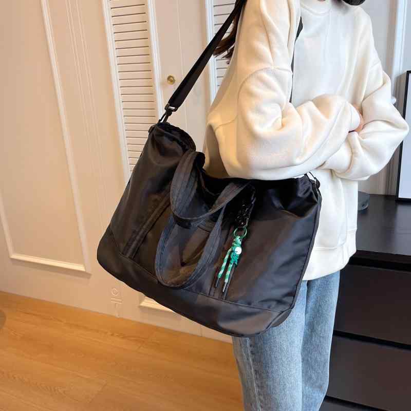 ヨガバッグ レディース ショルダーバッグ 斜めがけ 軽量 撥水 スポーツ 旅行 普段使い 収納 灰色 黒色 ..