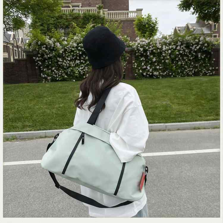 スポーツバッグ 旅行用 ボストンバッグ 大容量 2way 乾湿分離 手提げ 肩掛け ナイロン製 撥水 抗菌 防..