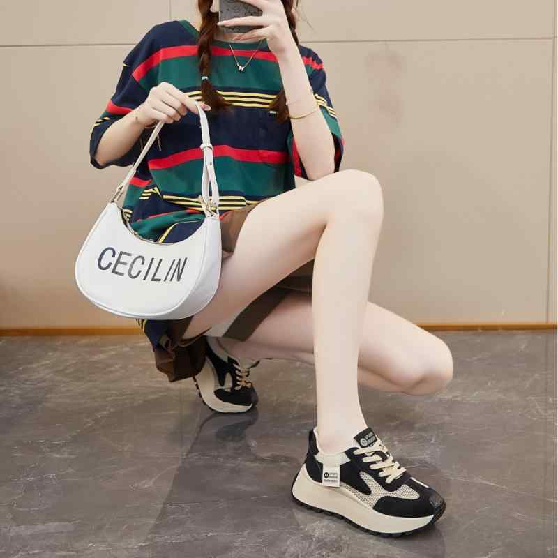 スニーカー レディース 厚底 スポーツ カジュアル 韓国風 軽量 ランニング シューズ 学生 運動靴 滑り止め ブラック グレー レッド 春夏秋冬