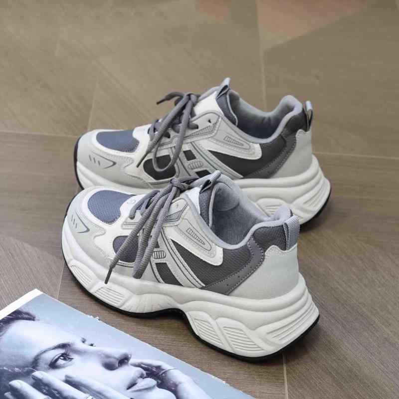 スニーカー レディース 厚底 疲れない 歩きやすい 軽量 ランニングシューズ 運動靴 女性 婦人靴 カジュアル ローカット スポーティー 春夏秋冬 灰色 赤