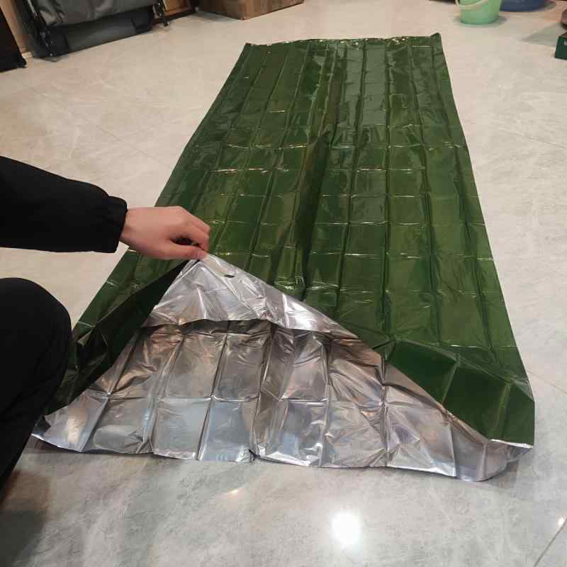 寝袋 シュラフ 大人用 アウトドア 登山 防災 緊急 簡易 保温 断熱 撥水 軽量 コンパクト オレンジ グリ..