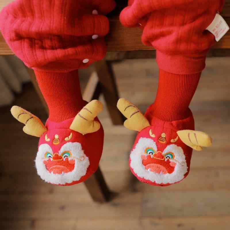 ベビーシューズ 冬用 厚手 フリース 裏起毛 ルームシューズ 滑り止め付き アニマル柄 ソックスシューズ..