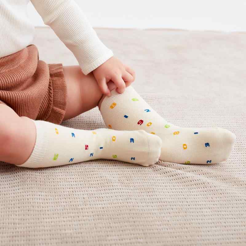 靴下 ベビー キッズ 子供 中筒ソックス 春秋 綿 締め付けない ゆったり口ゴム 小犬 数字 かわいい 快適..