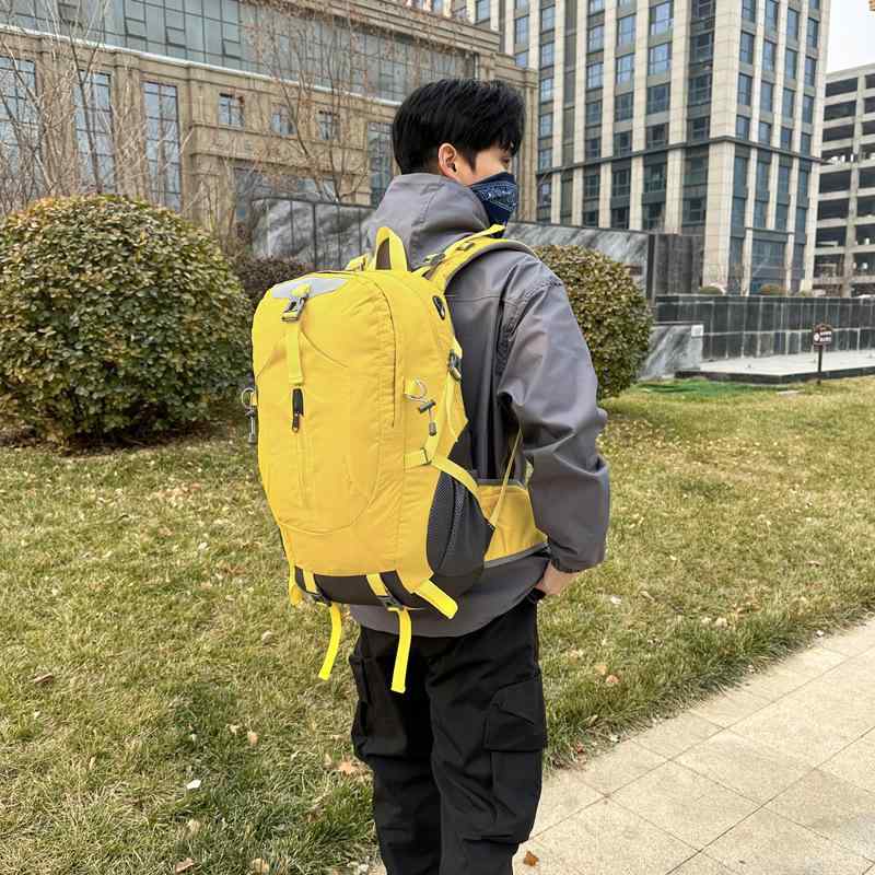 リュックサック 大容量 レディース メンズ 旅行 登山 撥水 軽量 20-35L アウトドア バックパック 超軽量 カーキ ブラック グレー ブルー ピンク・素材: 防撥水生地・適用性別: 男女兼用・機能: 超軽量.容量拡張.負担軽減・カラー: イエロー.グリーン.ブラック.グレー.アクアブルー.マゼンタ.ロイヤルブルー・容量: 20〜35L・適用シーン: アウトドアスポーツ・スタイル: カジュアル旅行・柄: 無地・裏地: ポリエステル・背負システム: 生理曲線背面パッド・製品カテゴリ: ハイキング用バッグ