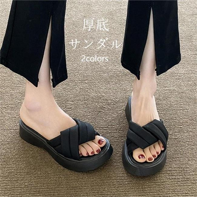厚底 サンダル レディース ミュール スリッパサンダル ビーサン お洒落 美脚 厚底サンダル ビーチサンダル サマーサンダル 外出 スリッパ 楽ちん 靴 女性 厚底シューズ 夏 ホワイト ブラックレディーススリッパサンダルが新入荷滑り止め加工が施された厚底は安定感バッチリ蝶結びのような形の甲ベルトデザインがお洒落ポイントシンプルでユニーク感も失わず、サマーコーデに馴染みやすい柔軟性に優れたPU素材を使い、最適な穿き心地をもたらします長時間履いても疲れにくい、ファッションと実用性兼ね備える一足普段の外出履きとしても、ビーサンとしても必ず大活躍清潔感のホワイト落ち着いたブラックの2色を用意カラー：ホワイト　ブラック素材PU　ゴムサイズ（cm）　35　36　37　38　3935　内寸22.5cm36　内寸23cm37　内寸23.5cm38　内寸24cm39　内寸24.5cmヒール　5cmご注意：素人採寸ですので、若干の誤差がございます、ご了承ください。● メーカー希望小売価格はメーカーカタログに基づいて掲載しています