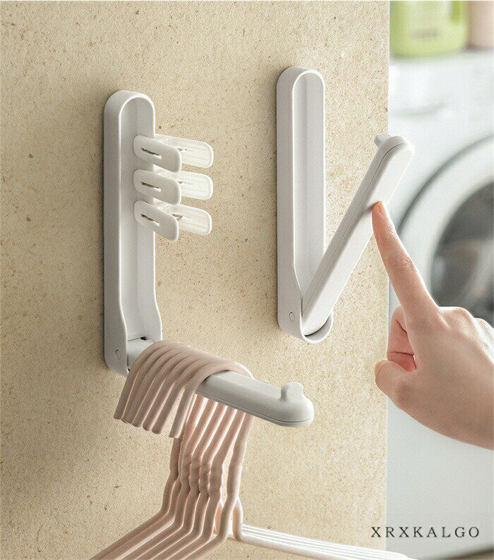 商品特徴:モダンでおしゃれな壁付けタイプの室内物干しハンガー。使わない時はアームを畳んで収納でき存在感がなく、省スペース。穴開け不要！女性でも簡単に取り付けできる物干しハンガー。★注意事項★※モニターにより、色の見え方が実際の商品と異なることがございます。 その場合、保証などは出来かねます。 ご理解の上、ご注文宜しくお願い致します。※手作業で作成される部分もあるため、形に個体差がございます。多少の着色やゆがみ、傷 汚れが付いているものがございます。予めご了承ください。こちらはご返品対象外となりますのでよろしくお願い致します。