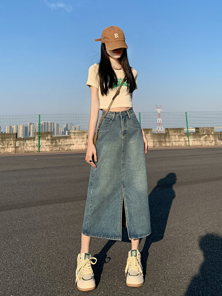 Aラインスカート デニムスカート レディース スカート ヒップ ハグ スカート ハイウエスト デニムスカート ミドル丈 ポケット付き ベルトループ デニムスカート 半身 ヴィンテージ風 華奢見え 脚長効果 着痩せ おしゃれ ゆったり カジュアル シンプル きれいめ スリット入り