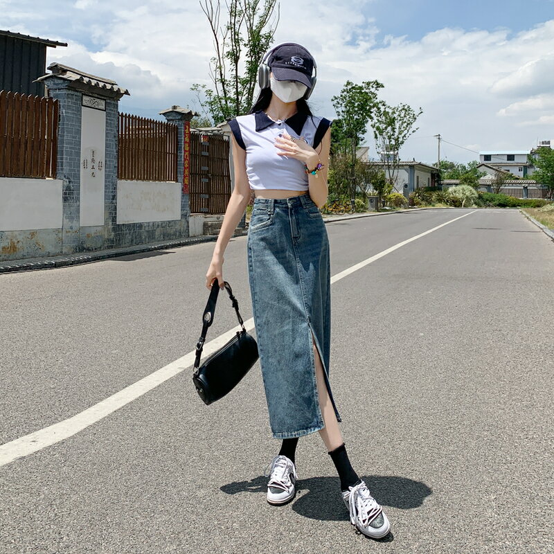 レディース スカート デニムスカート 半身 ヒップ ハグ スカート ハイウエスト ミドル丈 スリット入り Aラインスカート ポケット付き ベルトループ カジュアル シンプル エレガンス 着痩せ ゆったり 抜け感 女性用 大学生 大人 旅に出る 写真を撮る 普段使い デート 散歩する