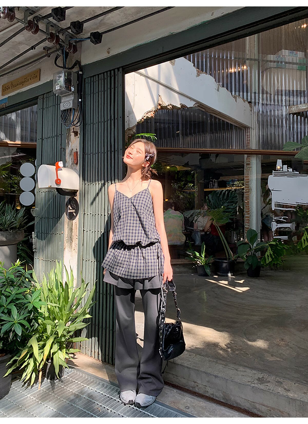 ブラトップ 吊りスカート キャミソール キャミワンピース レディース ジャンスカ キャミ レイヤード フェミニン グラマラス 着やせ フリル ゴムひも 大きめ ナチュラル カジュアル コーデ コーディネータ 着回し 重ね着 夏ワンピ チェックワンピ チェック カジュアル