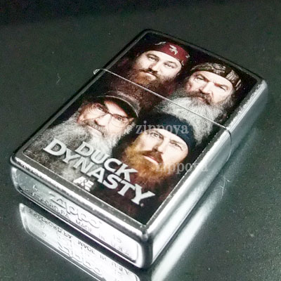 ■ 【ZIPPO（ジッポー）】 商品情報：(本体)縦53mm&times;横35mm&times;厚さ12mm ■ 彫刻サービスについてプラス1000円で内部のユニット（インナー）に文字をいれる事が出来ます！ご希望の方は「インナーに彫刻」する（＋1000円）をお選び下さい。彫刻する文字はご注文の最後の備考欄に記載して下さい！ ※金額はご注文後に当店で修正致します。彫刻の方は内容確認後、発送 ■ ラッピングについて（無料）自分専用の方は→しない簡易ラッピング希望の方は→するオイルと石の付いた専用のギフトに入れてラッピングをご希望の方は→する＋ギフトボックスをお選び下さい！※ギフトボックスをお選びの方は、宅配便配送になります。金額はご注文後に当店で修正致します ギフト対応 【楽ギフ_包装選択】【YDKG-kj】