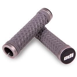 ODI（オーディーアイ） VANS LOCK-ON GRIP（バンズ ロックオン グリップ） グリップ部：グラファイト／クランプ部：グレー 【TQBC】