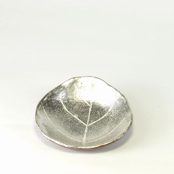 【美濃焼】窯元蔵珍窯 銀彩木ノ葉 小皿